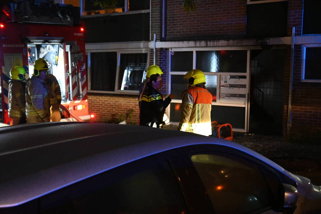 16 apartmenten ontruimd bij brand in kelder