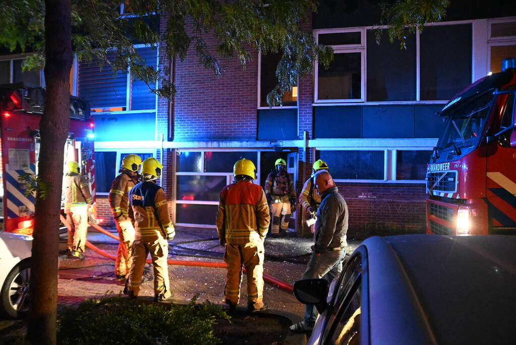 16 apartmenten ontruimd bij brand in kelder