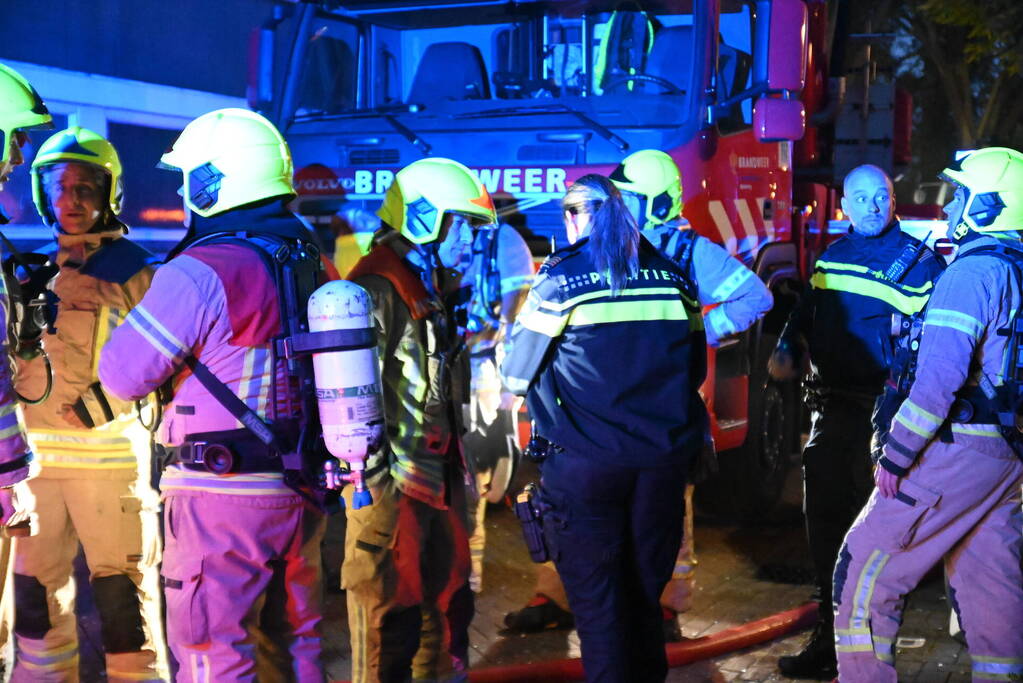 16 apartmenten ontruimd bij brand in kelder