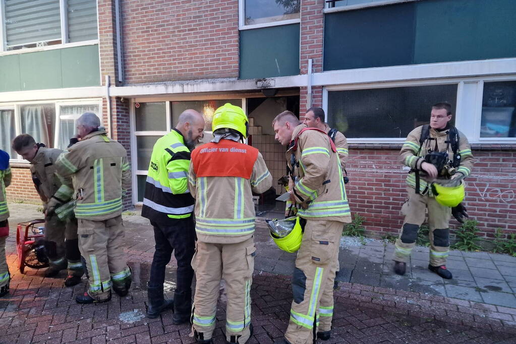 16 apartmenten ontruimd bij brand in kelder