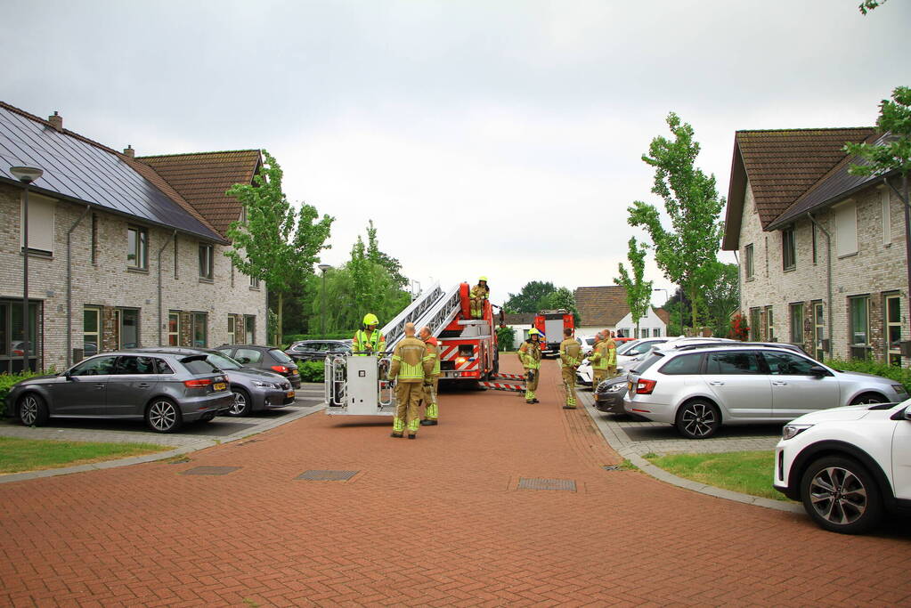 Dakpannen waaien van dak