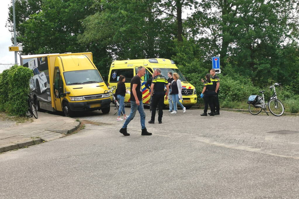 Fietsers gewond bij botsing op kruising
