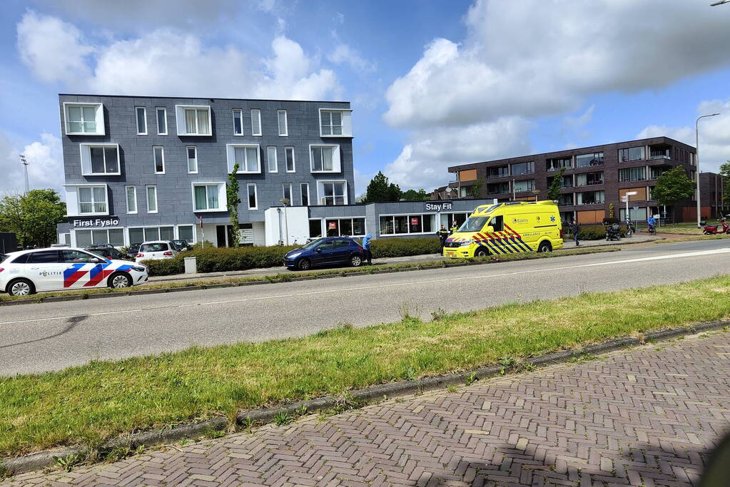 Scooterrijder gewond bij aanrijding met auto