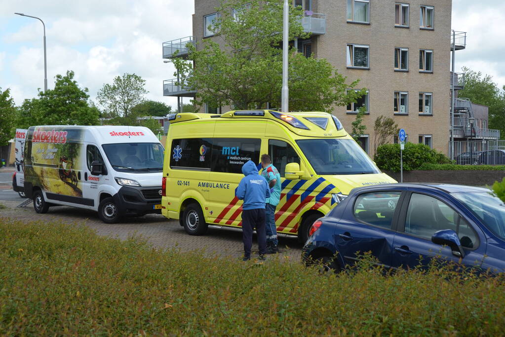 Scooterrijder gewond bij aanrijding met auto