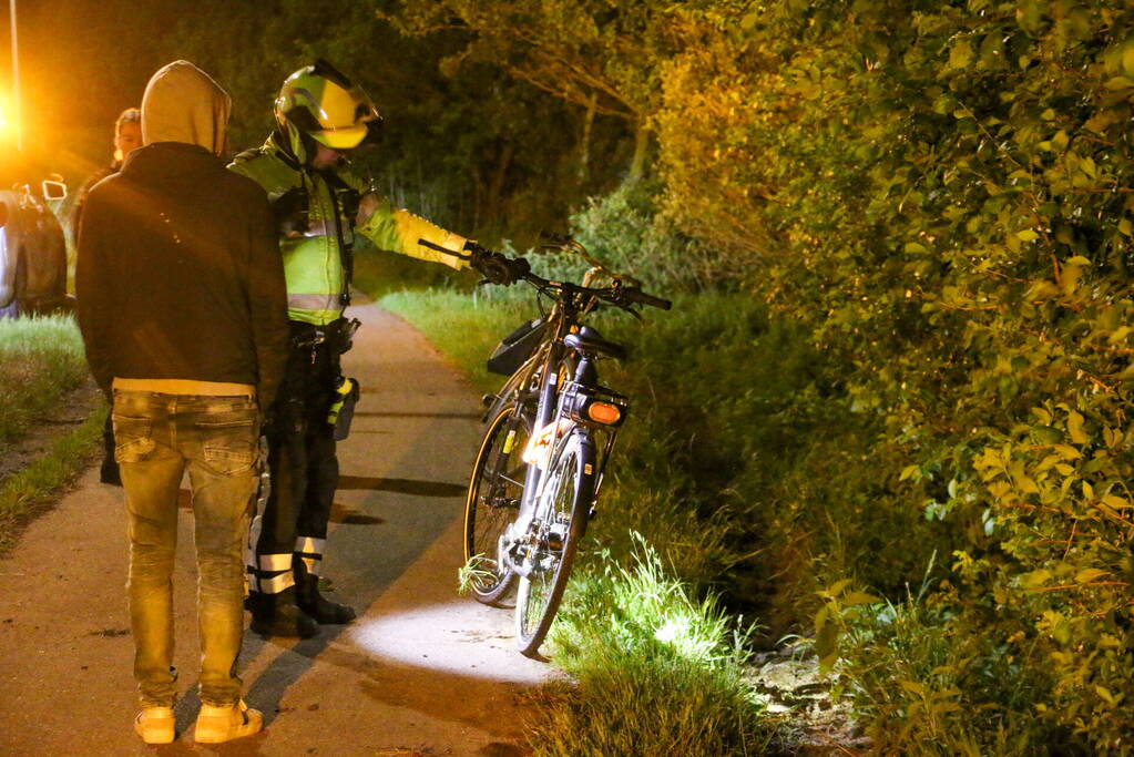 Fietser zwaargewond na val op fietspad