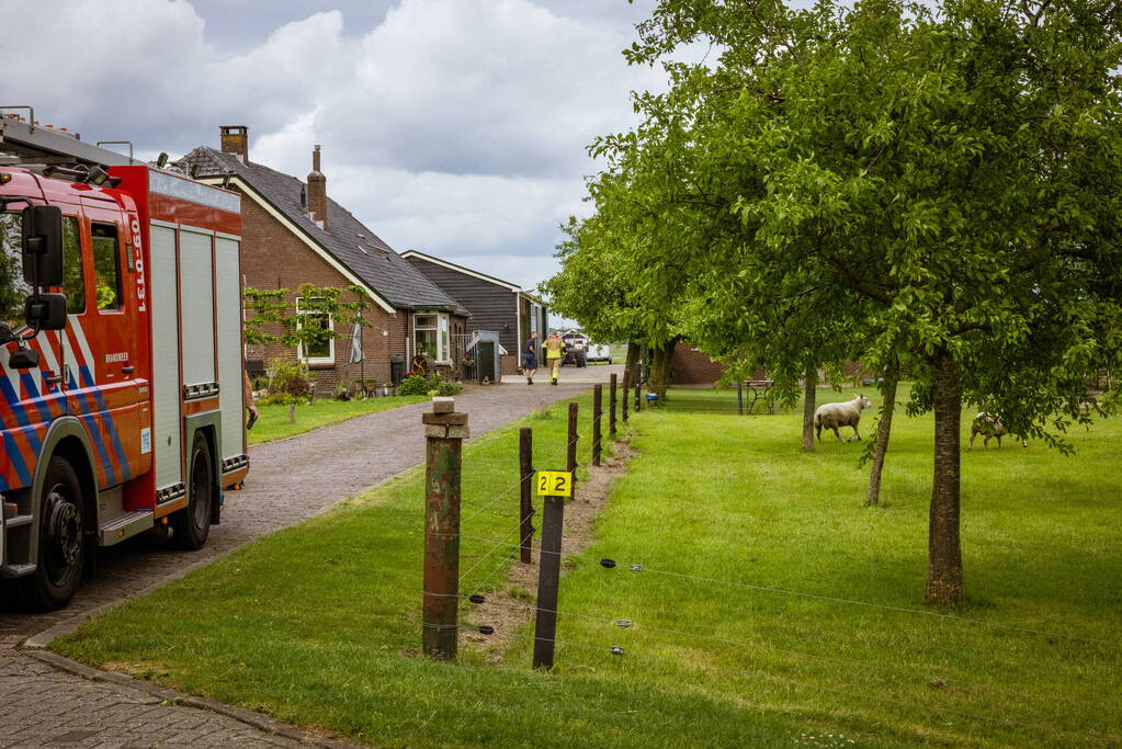 Veel rook bij afvalverbranding op terrein boerderij