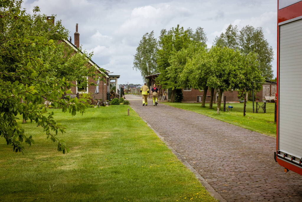 Veel rook bij afvalverbranding op terrein boerderij