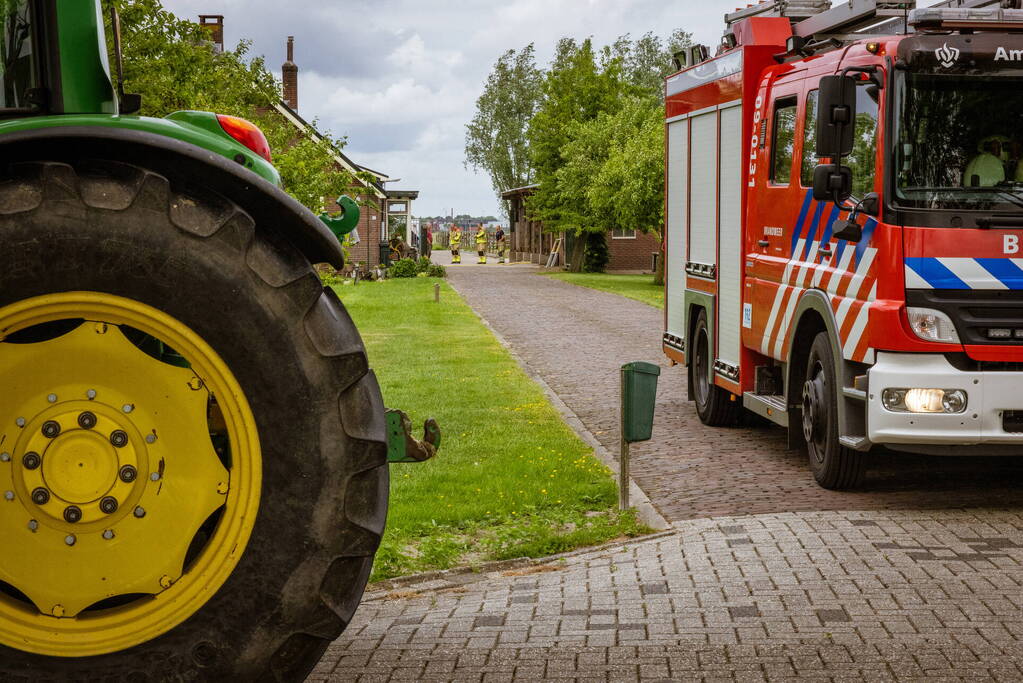 Veel rook bij afvalverbranding op terrein boerderij