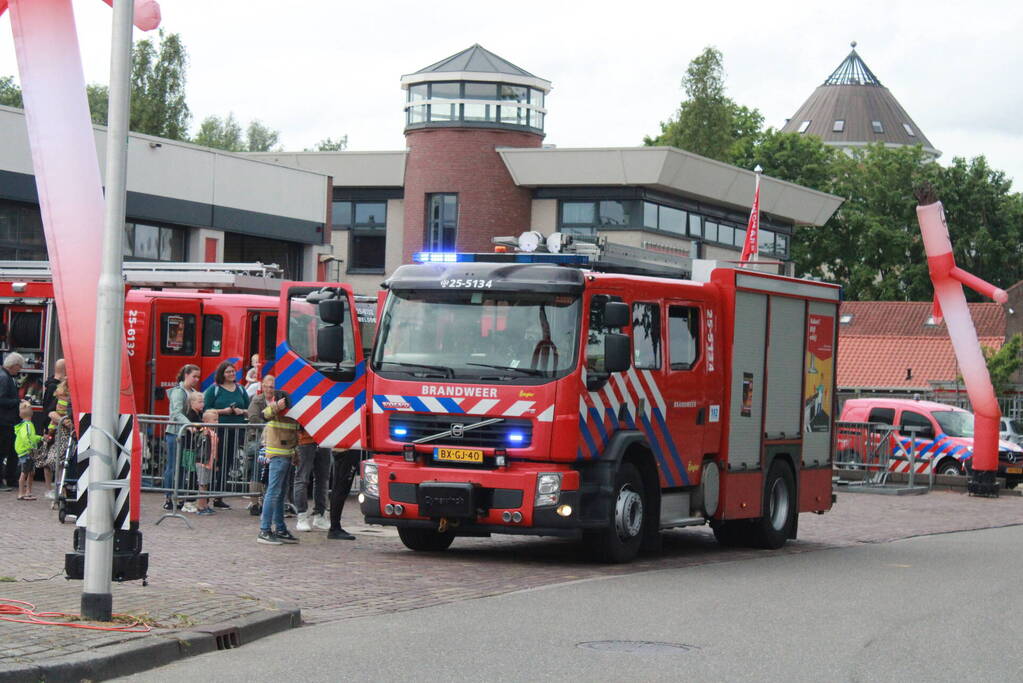 Open dag brandweerkazerne druk bezocht