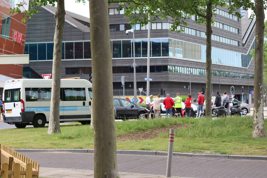 Scooterrijders gewond bij botsing