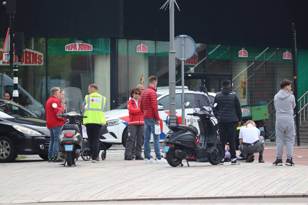 Scooterrijders gewond bij botsing
