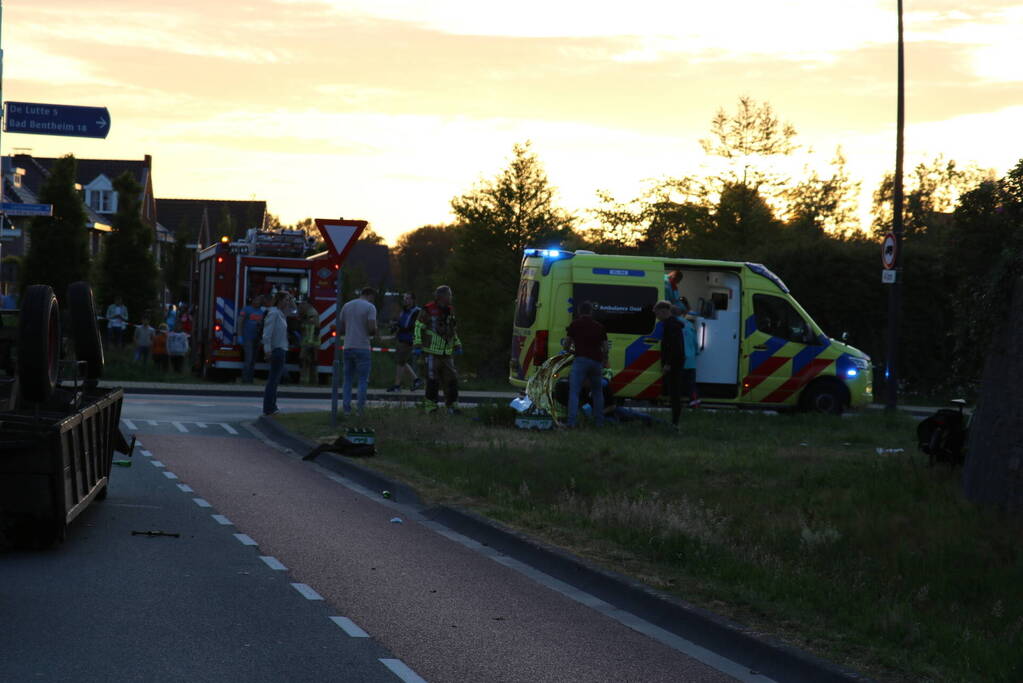 Meerdere gewonden nadat kampioenswagen kantelt