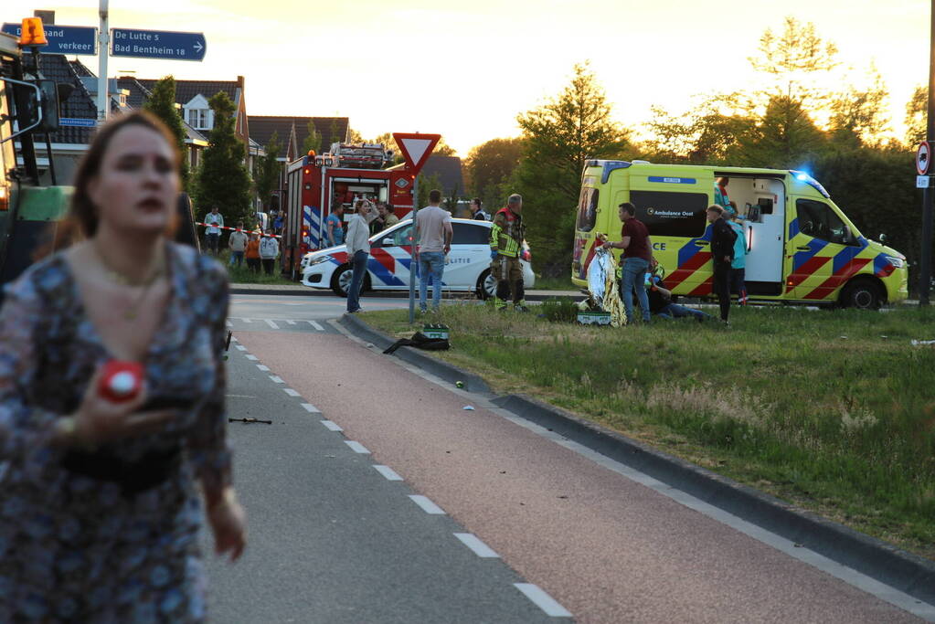 Meerdere gewonden nadat kampioenswagen kantelt