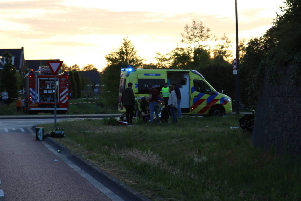 Meerdere gewonden nadat kampioenswagen kantelt