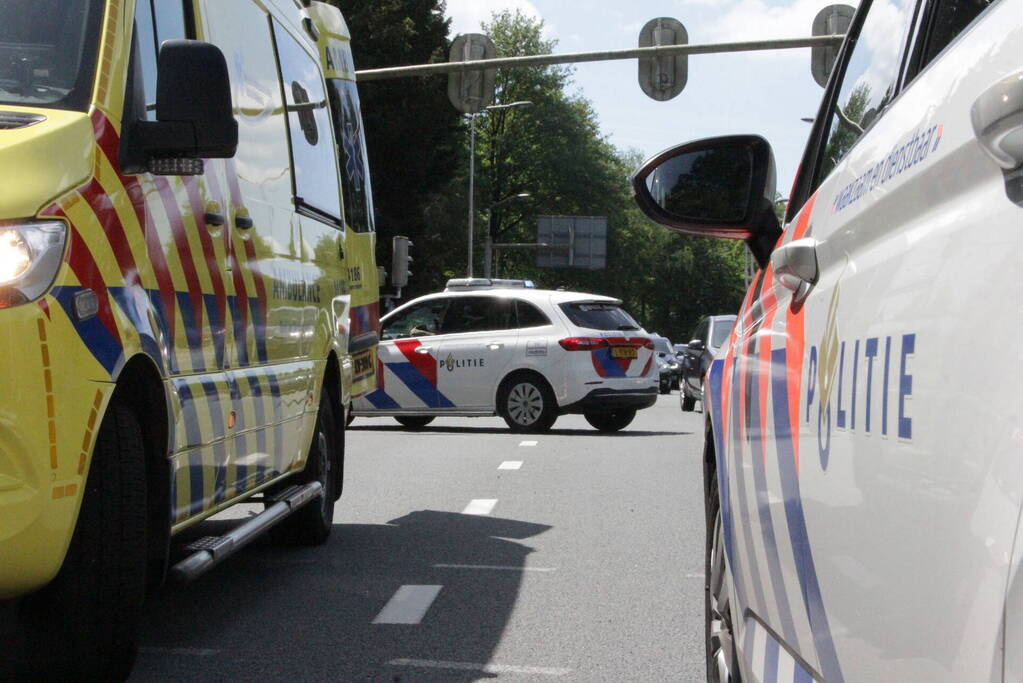 Motorrijder gewond bij botsing met auto