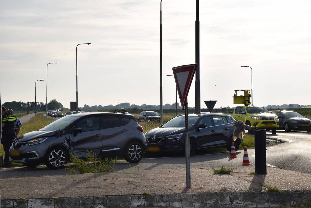 Motorrijder gewond bij botsing met auto