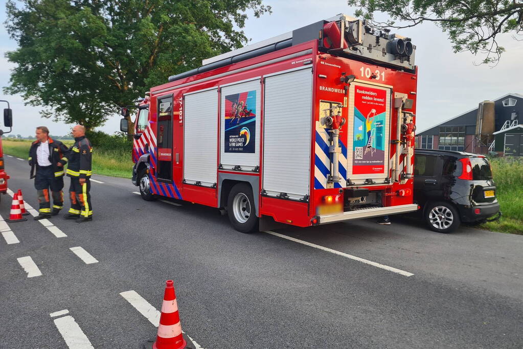 Auto belandt in water na ernstig ongeval