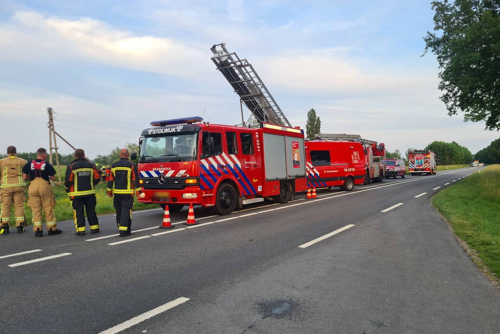 Auto belandt in water na ernstig ongeval