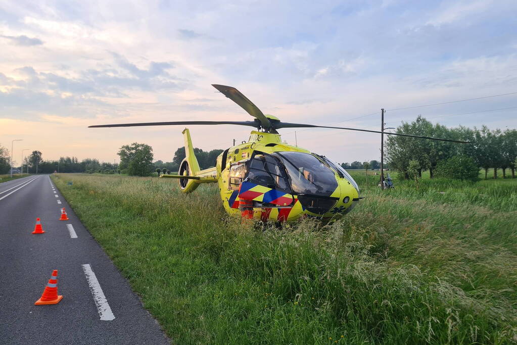 Auto belandt in water na ernstig ongeval