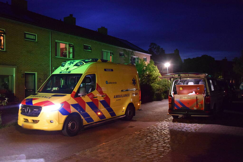 Vrouw op straat overgoten met zuur