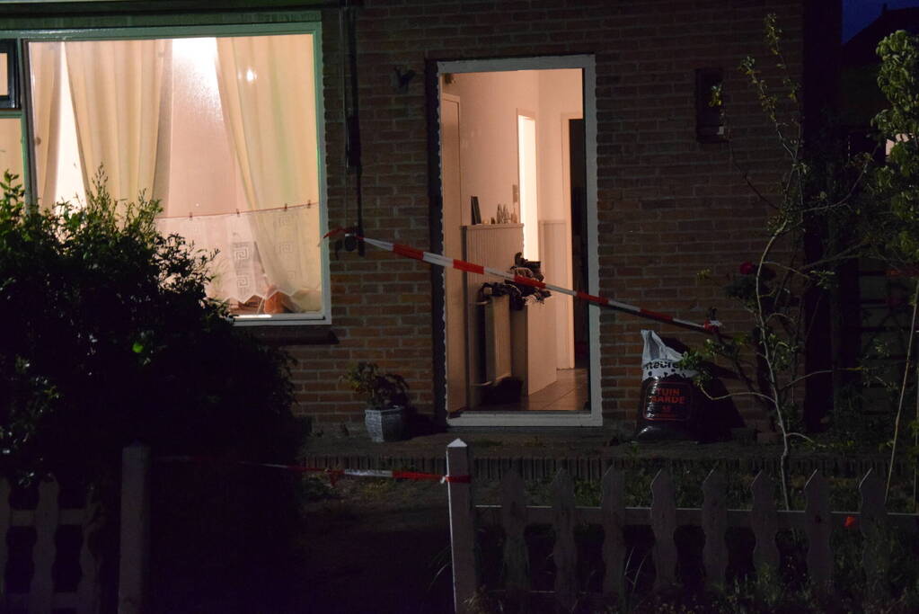 Vrouw op straat overgoten met zuur