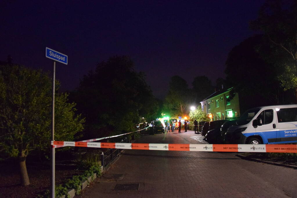 Vrouw op straat overgoten met zuur