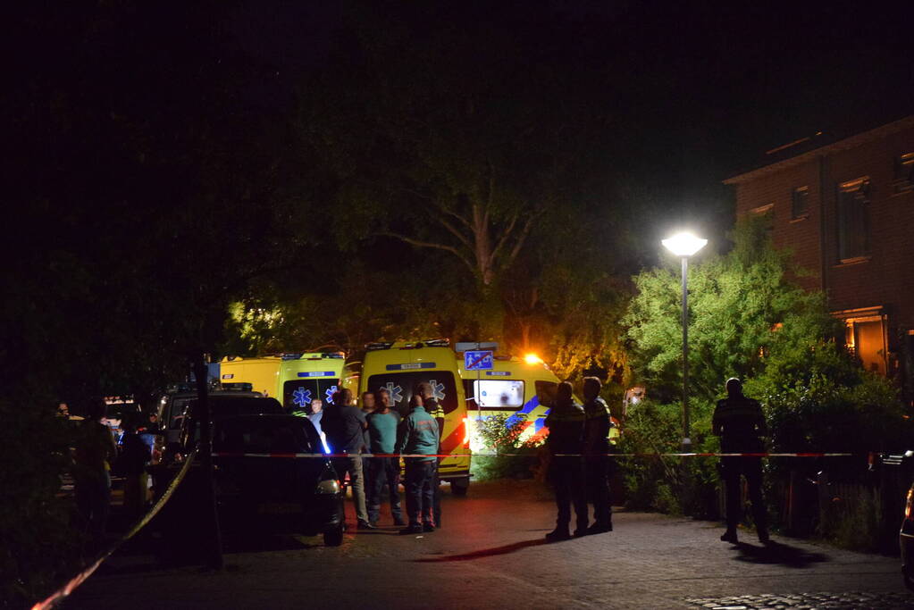 Vrouw op straat overgoten met zuur