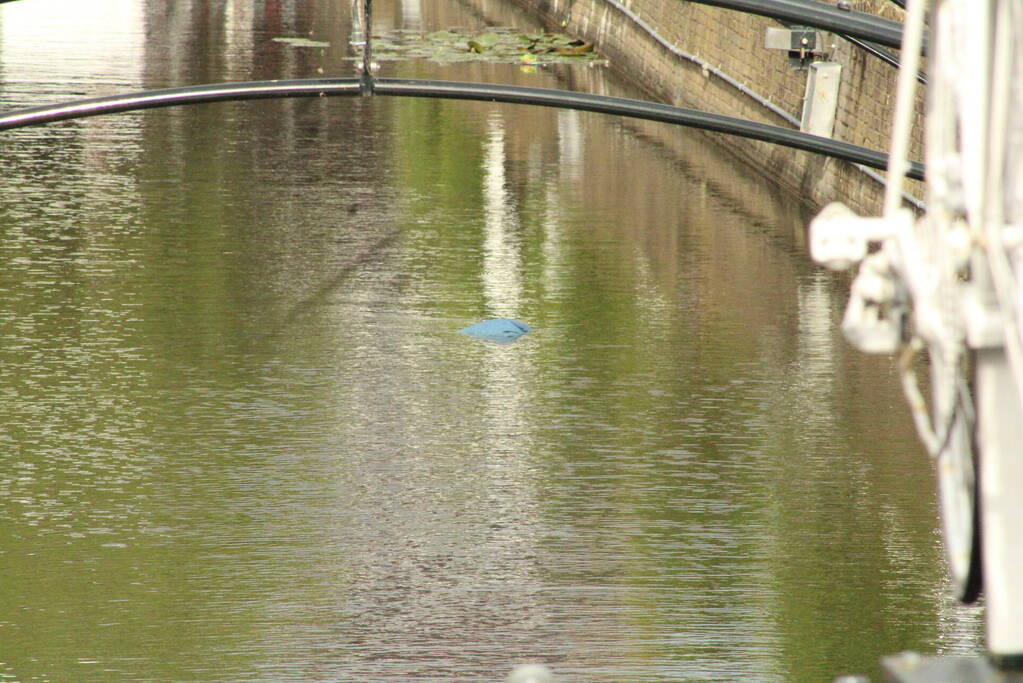 Overleden persoon in stadsgracht aangetroffen