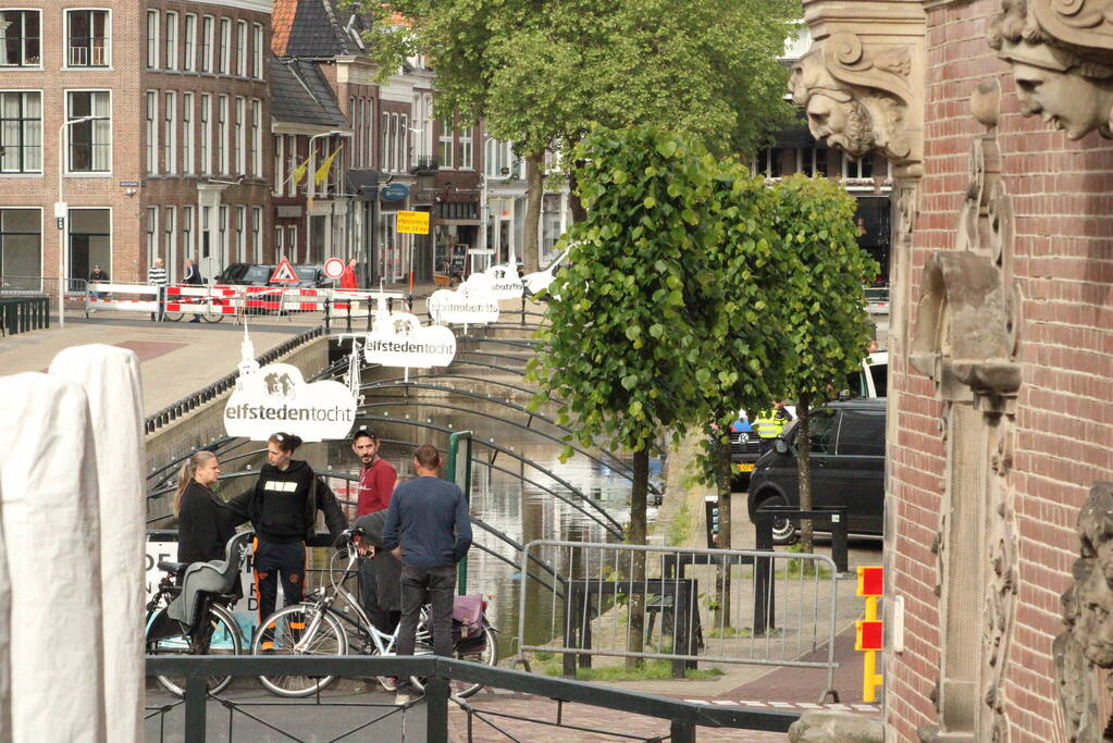 Overleden persoon in stadsgracht aangetroffen