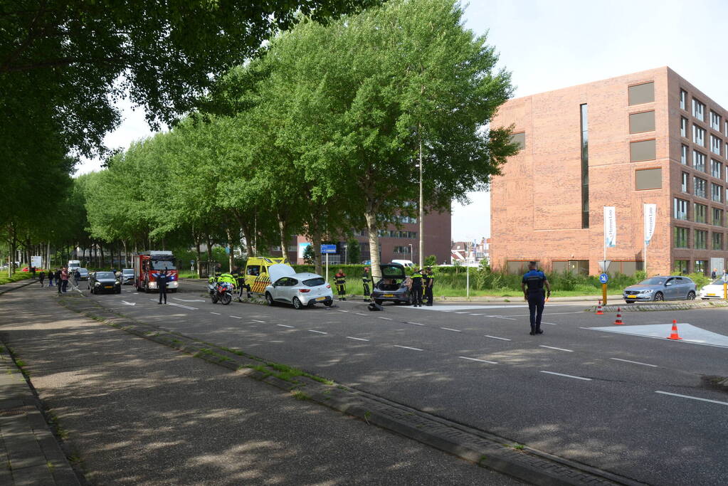 Flinke klapper na botsing op kruising