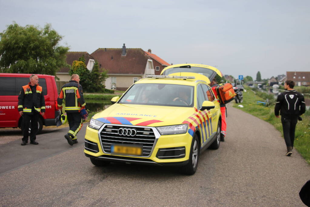 Persoon te water geraakt in Leidsche Trekvaart bij Tuinderij Buitenkans