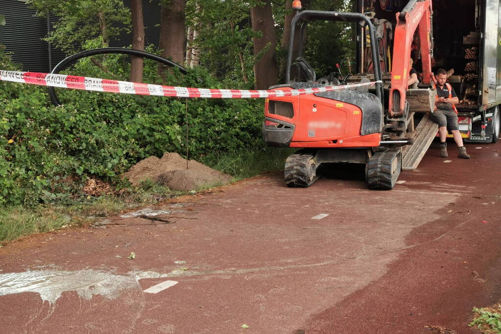Gasleiding geraakt bij graafwerkzaamheden langs fietspad