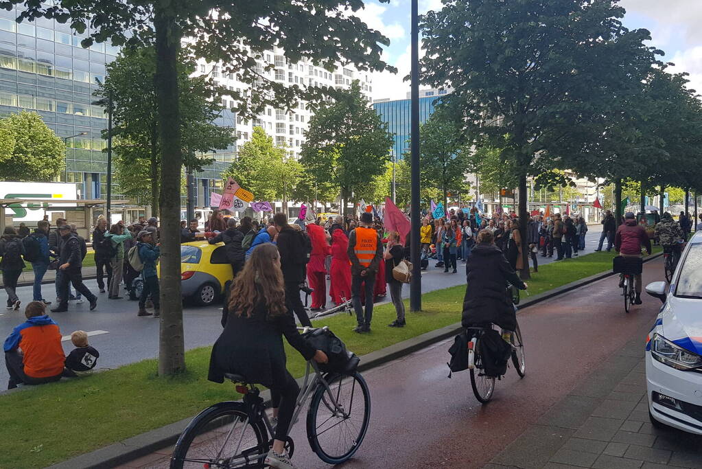 Actievoerders Extinction Rebellion houden Rebellie tegen de fossiele industrie