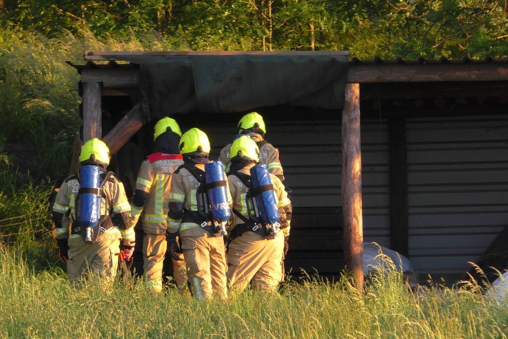 Brand in schuur voor schapen snel onder controle