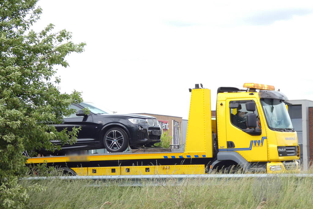Auto's beschadigd bij kop-staartbotsing