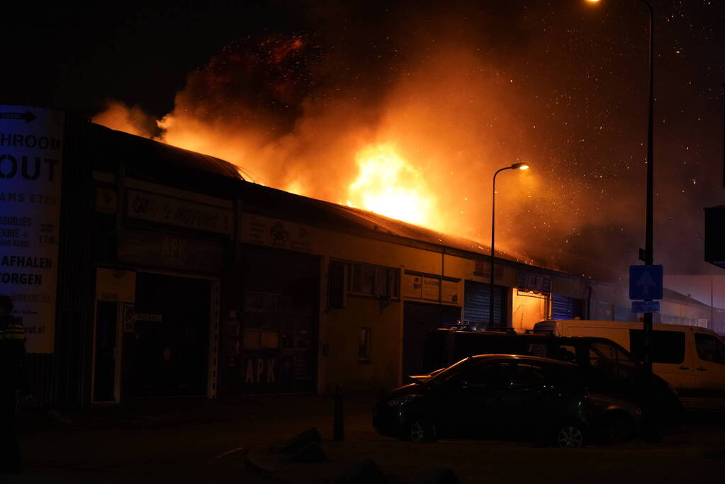 Zeer grote brand in meerdere panden