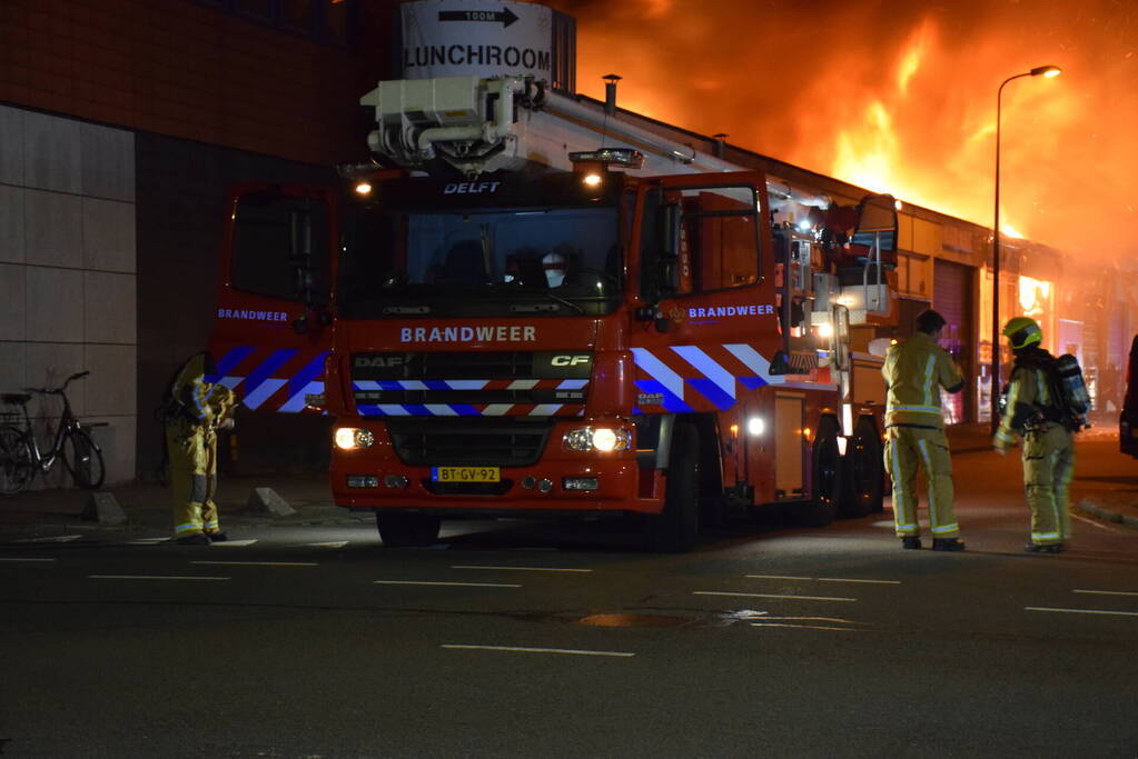 Zeer grote brand in meerdere panden