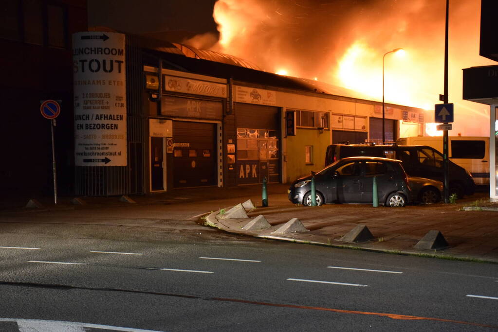 Zeer grote brand in meerdere panden