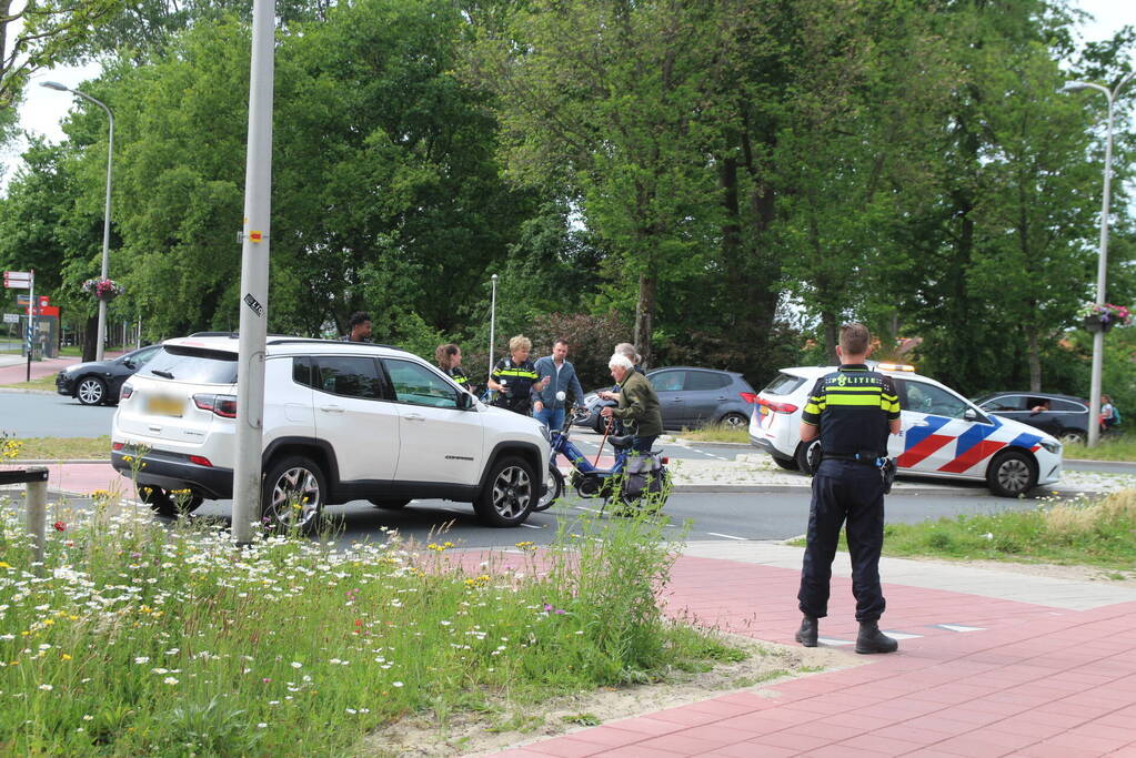 Scooterrijder gewond bij aanrijding op rotonde