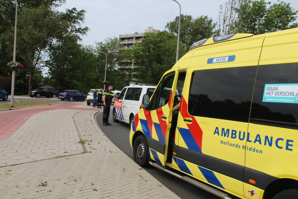 Scooterrijder gewond bij aanrijding op rotonde