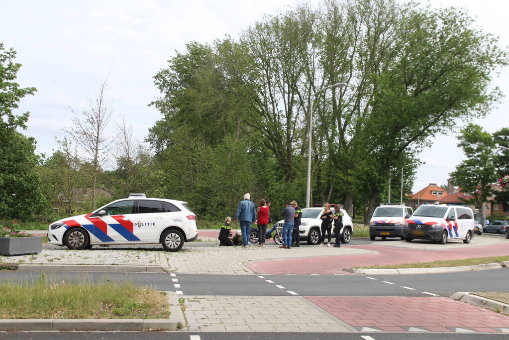 Scooterrijder gewond bij aanrijding op rotonde