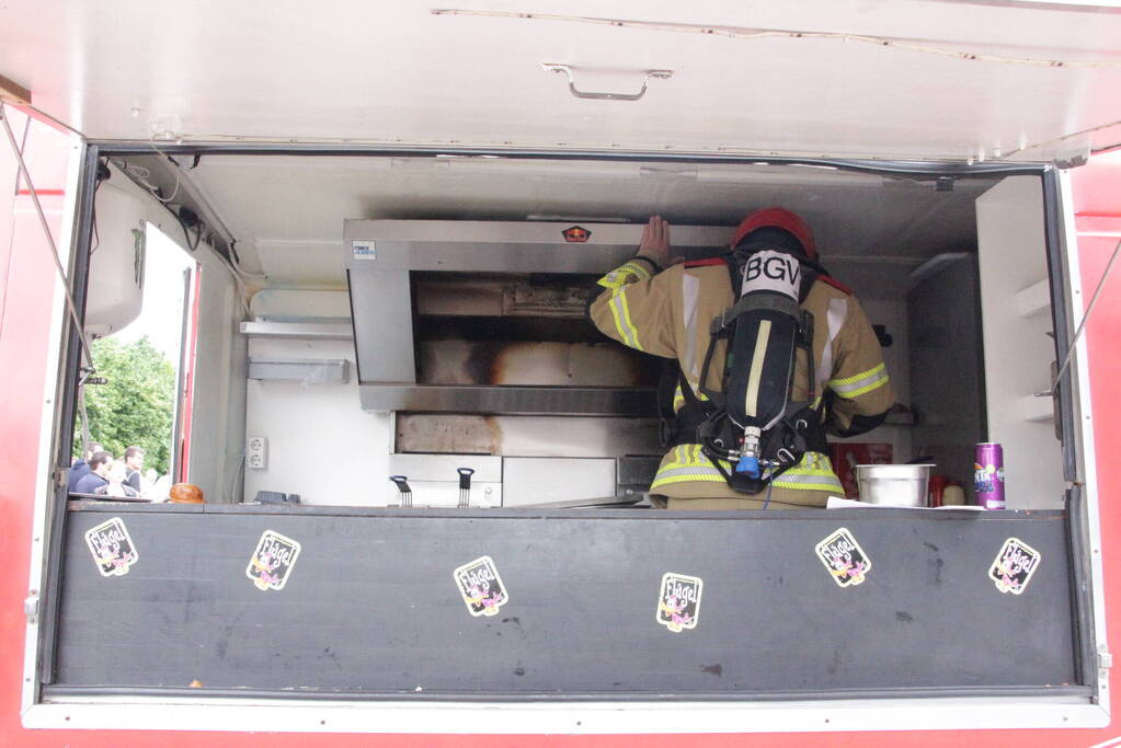 Frietkar vliegt in brand tijdens evenement