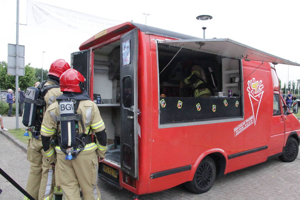 Frietkar vliegt in brand tijdens evenement