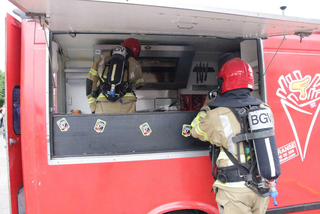 Frietkar vliegt in brand tijdens evenement