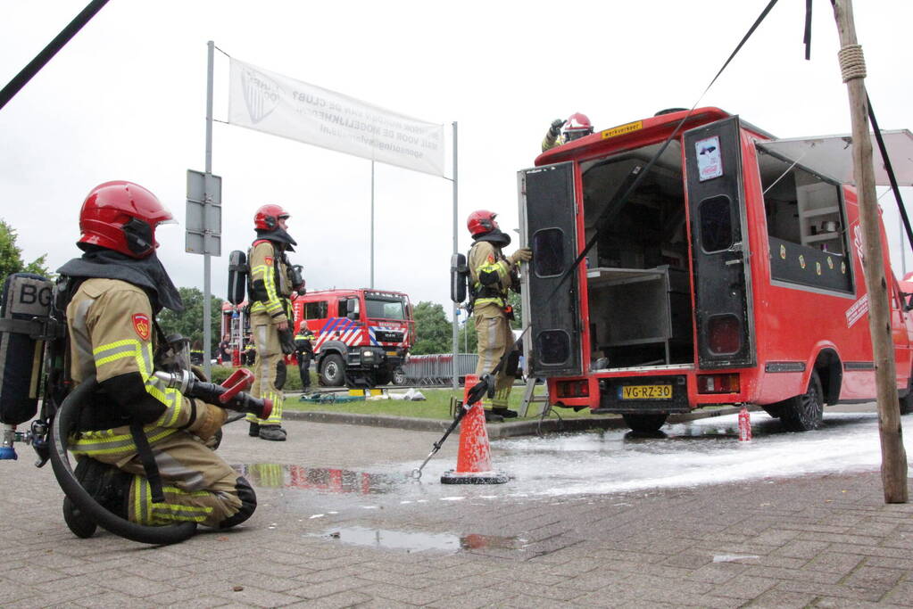 Frietkar vliegt in brand tijdens evenement
