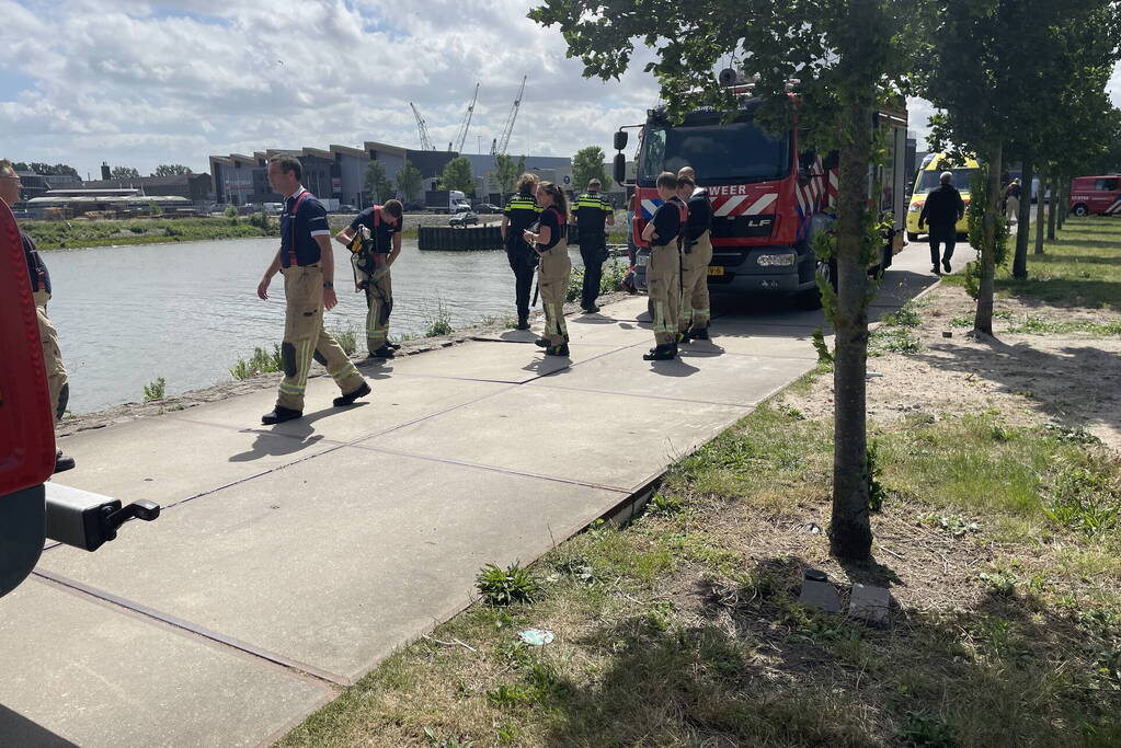 Persoon gewond na te water raken