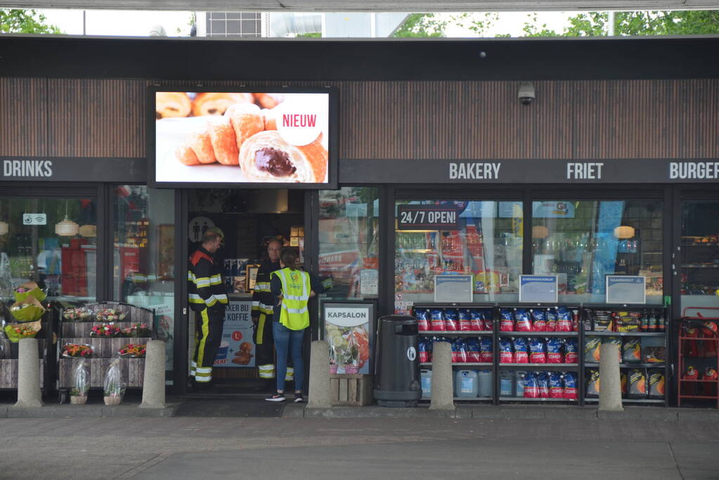 Brand in shop van tankstation snel onder controle