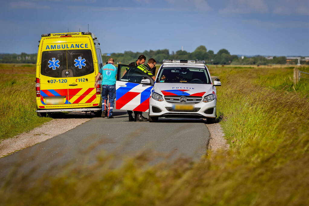 Beschonken brommerrijder belandt in sloot