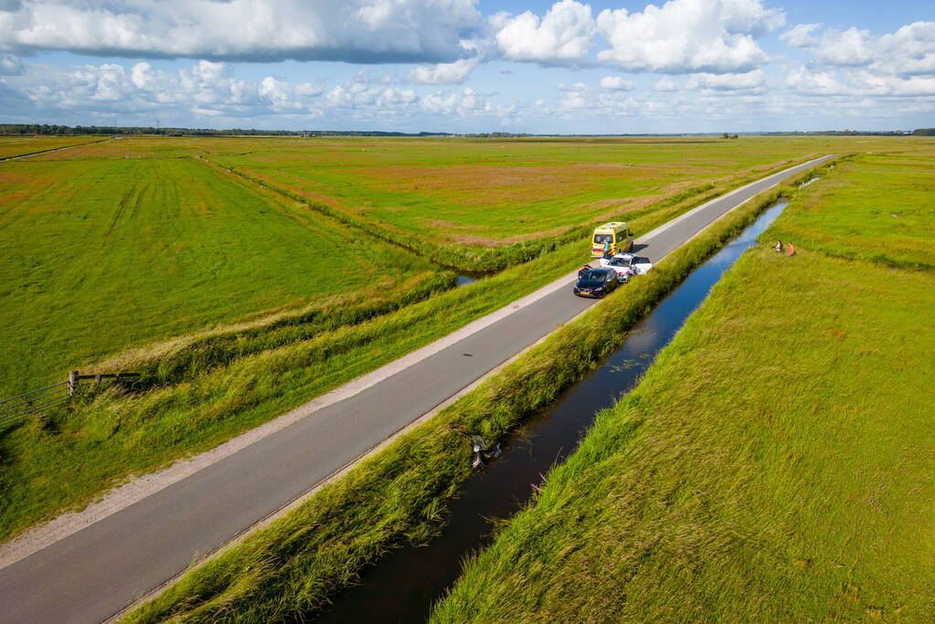 Beschonken brommerrijder belandt in sloot