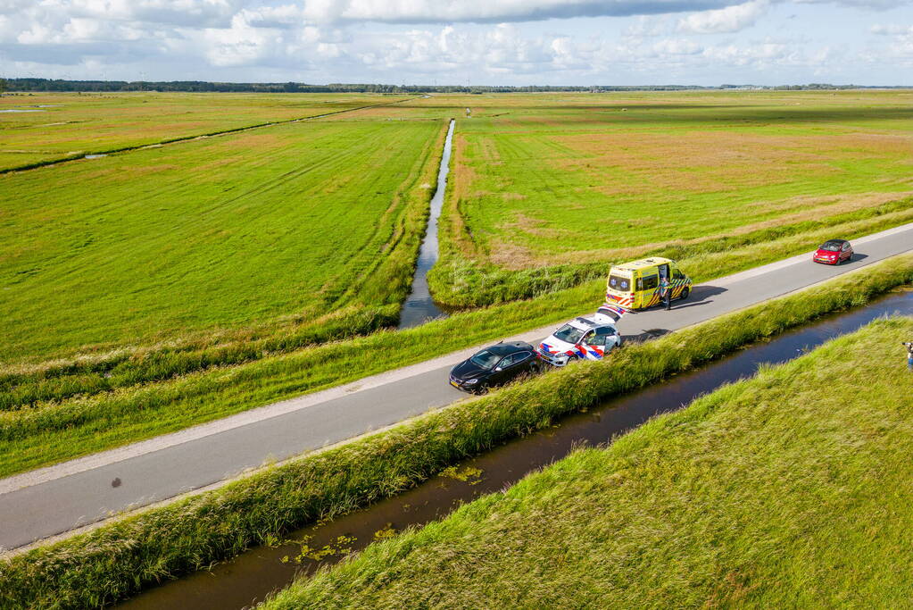 Beschonken brommerrijder belandt in sloot